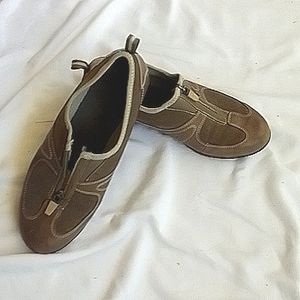 Natural sport shoes for ladies